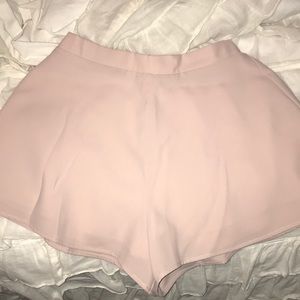 •Light pink high waisted shorts•